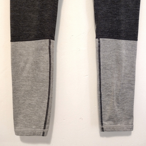 Nicole Miller - High Rise Color Block Leggings - Picture 4 of 10